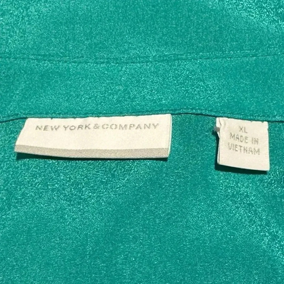 New York & Company Women’s XL Green Zipper Pocket Soft Flowy Top - Picture 4 of 7